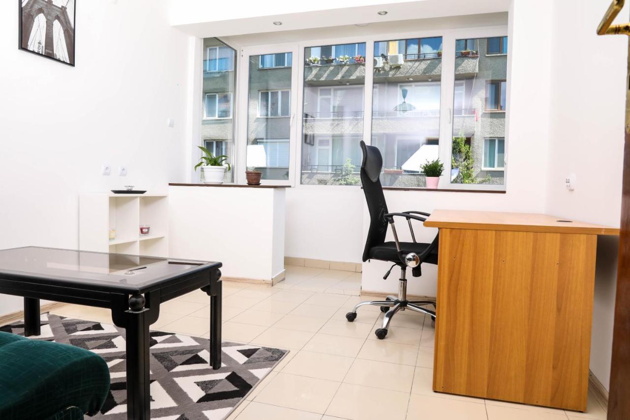 Krichim Apartments,Three-Bedroom, Large Apartment, Top Center Sofia Esterno foto