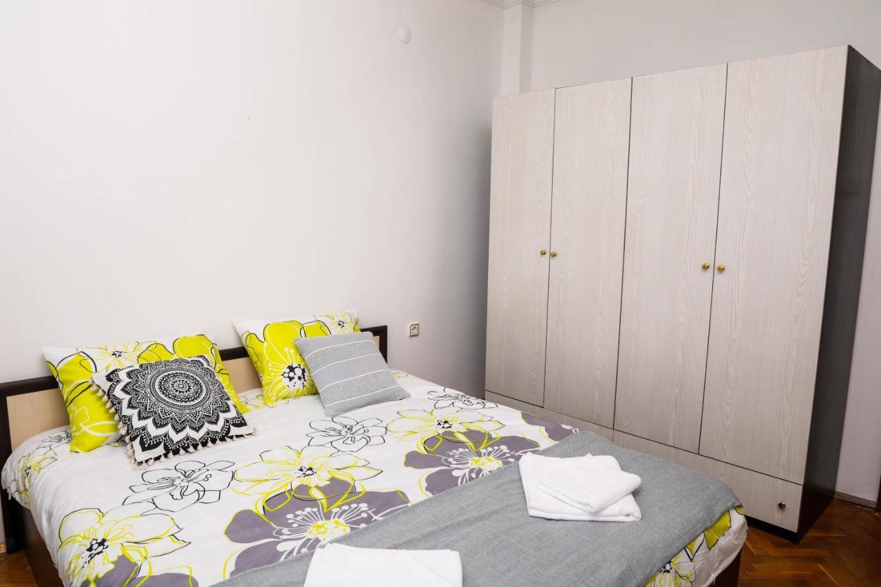 Krichim Apartments,Three-Bedroom, Large Apartment, Top Center Sofia Esterno foto