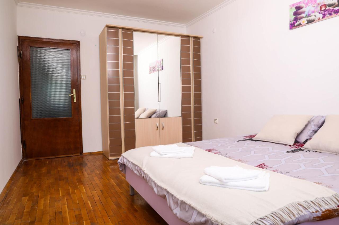 Krichim Apartments,Three-Bedroom, Large Apartment, Top Center Sofia Esterno foto
